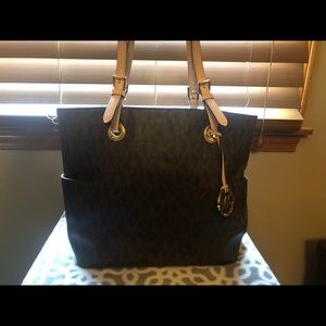 Brown Michael Kors Tote 24 hr sale 3/10